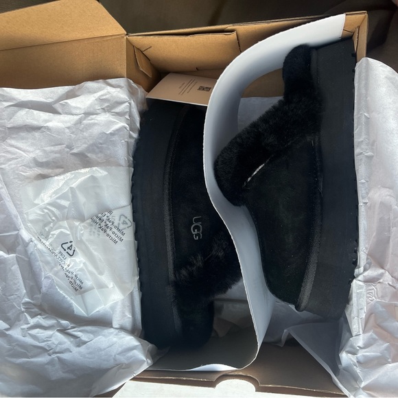 Brand New Black Disquette Ugg Slippers - Picture 4 of 4